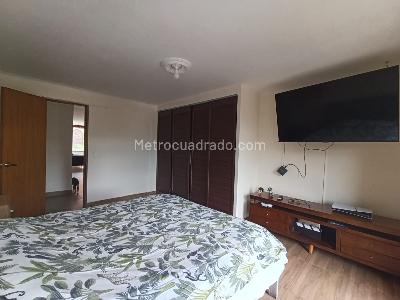 Apartamento de 4 alcobas en arriendo en Patio Bonito, Medellín, 220 m² · foto 15 de 18