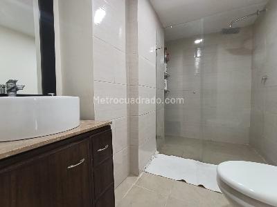 Apartamento de 4 alcobas en arriendo en Patio Bonito, Medellín, 220 m² · foto 16 de 18