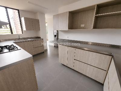 Apartamento de 3 alcobas en arriendo en Alejandria, Medellín, 220 m² · foto 17 de 20