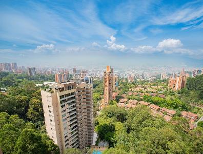 Apartamento de 3 alcobas en arriendo en Altos Del Poblado Cola Del Zorro, Medellín, 175 m² · foto 5 de 13