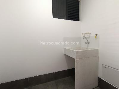 Apartamento de 1 alcoba en arriendo en Los Balsos, Medellín, 67 m² · foto 5 de 13