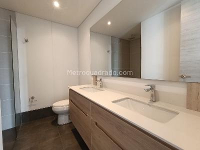 Apartamento de 1 alcoba en arriendo en Los Balsos, Medellín, 67 m² · foto 8 de 13