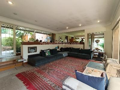 Casa de 4 alcobas en arriendo en Loma Del Escobero Envigado, Envigado, 342 m² · foto 7 de 20