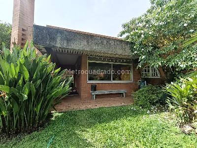 Casa de 4 alcobas en arriendo en Loma Del Escobero Envigado, Envigado, 342 m² · foto 16 de 20