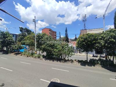 Casa de 5 alcobas en arriendo en San Marcos, Envigado, 180 m² · foto 4 de 15
