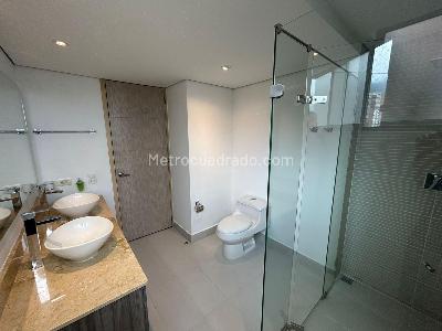 Apartamento de 3 alcobas en arriendo en El Tesoro, Medellín, 119 m² · foto 5 de 13