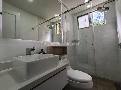 Apartamento de 3 alcobas en arriendo en El Tesoro, Medellín, 144 m² · foto 12 de 19