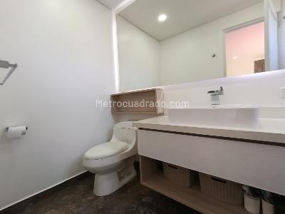 Apartamento de 3 alcobas en arriendo en El Tesoro, Medellín, 144 m² · foto 18 de 19