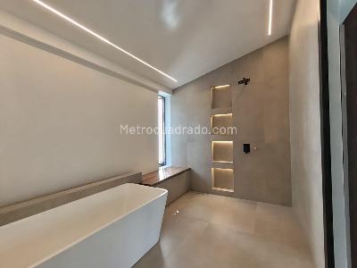 Casa de 3 alcobas en arriendo en El Tesoro, Medellín, 275 m² · foto 6 de 16