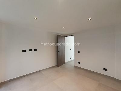 Casa de 3 alcobas en arriendo en El Tesoro, Medellín, 275 m² · foto 13 de 16