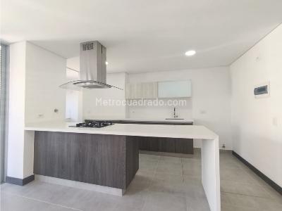Apartamento de 3 alcobas en venta en Ciudad Del Rio, Medellín, 107 m² · foto 4 de 15