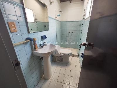 Casa de 5 alcobas en arriendo en Laureles Medellin, Medellín, 300 m² · foto 2 de 20
