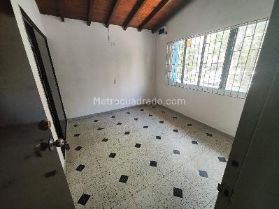 Casa de 5 alcobas en arriendo en Laureles Medellin, Medellín, 300 m² · foto 3 de 20