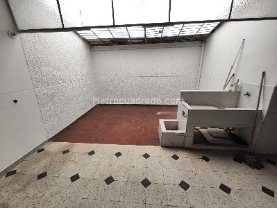Casa de 5 alcobas en arriendo en Laureles Medellin, Medellín, 300 m² · foto 12 de 20