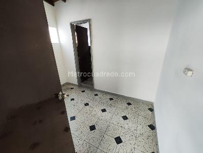 Casa de 5 alcobas en arriendo en Laureles Medellin, Medellín, 300 m² · foto 15 de 20