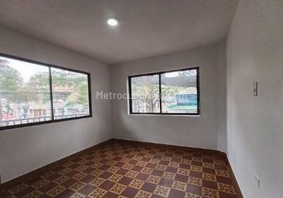 Apartamento de 4 alcobas en arriendo en Parque De Envigado, Envigado, 168 m² · foto 5 de 17