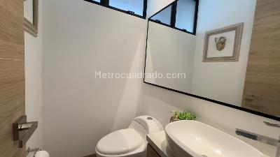 Apartamento de 3 alcobas en arriendo en Loma Del Escobero Envigado, Envigado, 120 m² · foto 8 de 16
