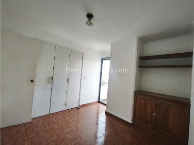 Apartamento de 2 alcobas en venta en Patio Bonito, Medellín, 73 m² · foto 2 de 20
