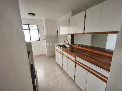Apartamento de 2 alcobas en venta en Patio Bonito, Medellín, 73 m² · foto 14 de 20