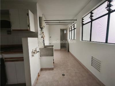 Apartamento de 2 alcobas en venta en Patio Bonito, Medellín, 73 m² · foto 17 de 20