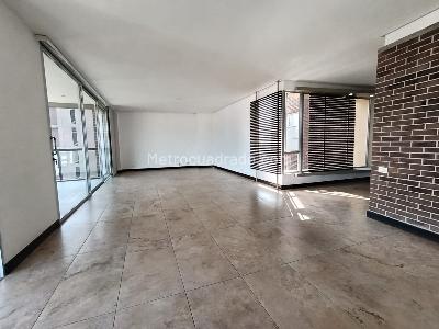 Apartamento de 3 alcobas en arriendo en Alejandria, Medellín, 262 m² · foto 4 de 20
