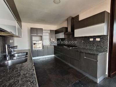Apartamento de 3 alcobas en arriendo en Alejandria, Medellín, 262 m² · foto 5 de 20