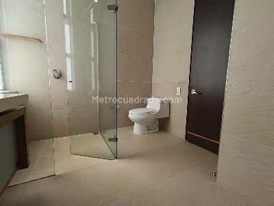 Apartamento de 3 alcobas en arriendo en Alejandria, Medellín, 262 m² · foto 20 de 20
