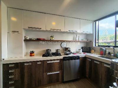 Apartamento de 3 alcobas en arriendo en San Lucas, Medellín, 134 m² · foto 2 de 16