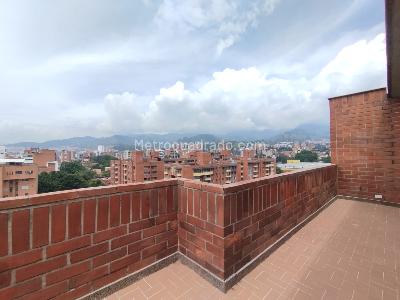 Apartamento de 4 alcobas en arriendo en Laureles Medellin, Medellín, 240 m² · foto 2 de 20