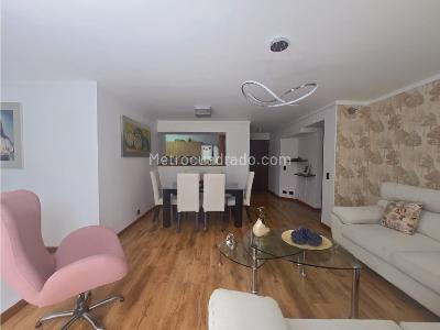 Apartamento de 3 alcobas en venta en Loma De Los Bernal, Medellín, 148 m² · foto 4 de 15