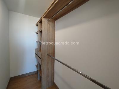 Apartamento de 2 alcobas en arriendo en El Porvenir Rio Negro, Rionegro, 74 m² · foto 7 de 12