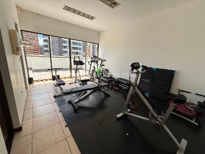Apartamento de 3 alcobas en arriendo en Loma De Los Parra, Medellín, 208 m² · foto 9 de 20