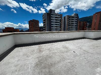 Apartamento de 3 alcobas en arriendo en Loma De Los Parra, Medellín, 208 m² · foto 15 de 20