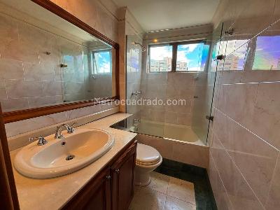 Apartamento de 3 alcobas en arriendo en Loma De Los Parra, Medellín, 208 m² · foto 20 de 20