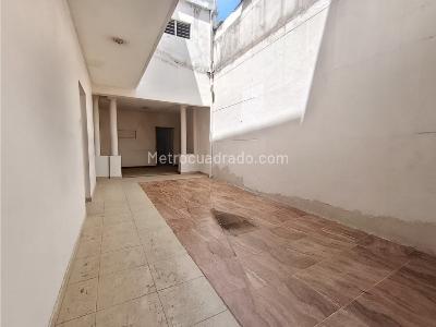Casa de 5 alcobas en venta en El Salvador, Medellín, 237 m² · foto 2 de 11