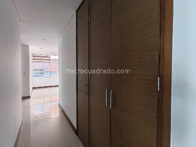 Apartamento de 3 alcobas en arriendo en Santa Maria De Los Angeles, Medellín, 140 m² · foto 6 de 18