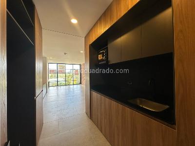 Apartaestudio en venta en Alto De Las Palmas, Medellín, 46 m² · foto 3 de 6