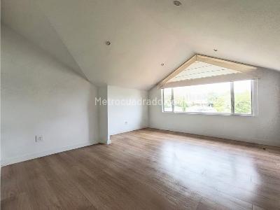 Casa de 3 alcobas en venta en San Jose De Bavaria, Bogotá, 270 m² · foto 16 de 20