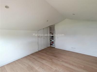 Casa de 3 alcobas en venta en San Jose De Bavaria, Bogotá, 270 m² · foto 17 de 20