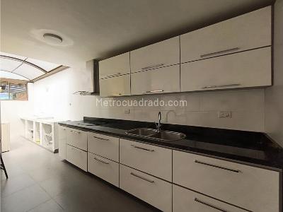 Casa de 3 alcobas en venta en San Jose De Bavaria, Bogotá, 270 m² · foto 7 de 20