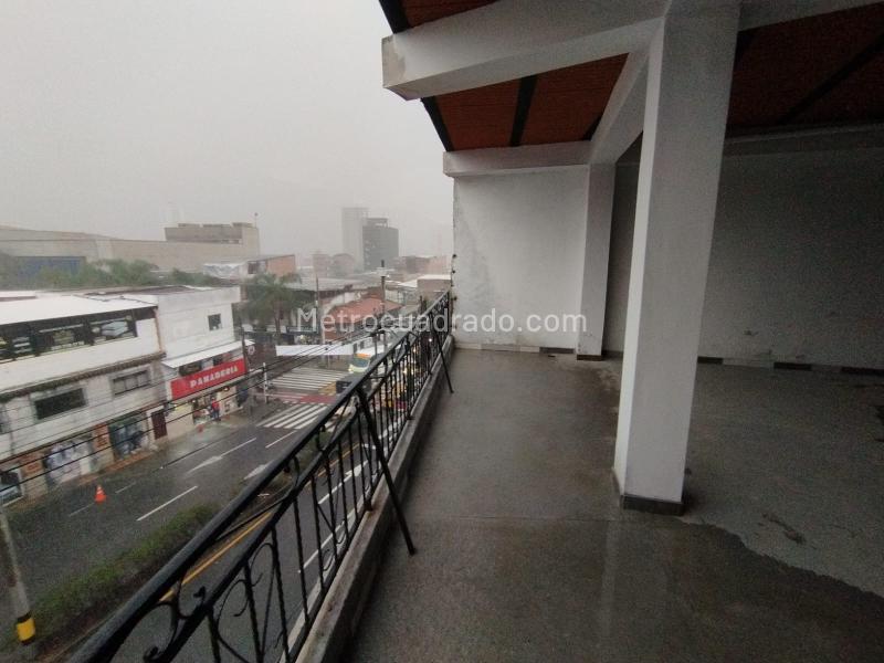 Local Comercial en Arriendo, Manchester, Bello - Más