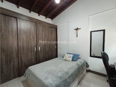 Apartamento de 3 alcobas en venta en El Chingui, Envigado, 131 m² · foto 12 de 20