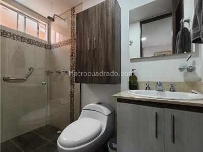 Apartamento de 3 alcobas en venta en El Chingui, Envigado, 131 m² · foto 15 de 20