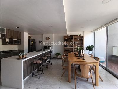 Apartamento de 3 alcobas en venta en El Chingui, Envigado, 131 m² · foto 2 de 20