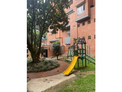 Apartamento de 2 alcobas en venta en Loma De San Julian, Medellín, 62 m² · foto 12 de 12