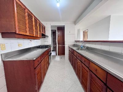 Apartamento de 4 alcobas en arriendo en Jardines, Envigado, 87 m² · foto 3 de 14