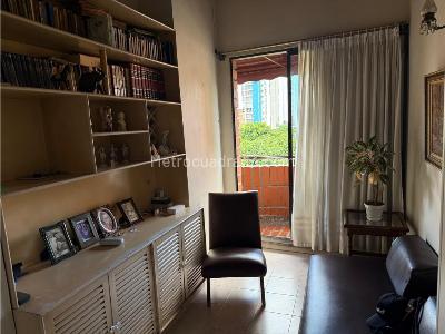 Apartamento de 2 alcobas en venta en Laureles, Medellín, 112 m² · foto 4 de 7