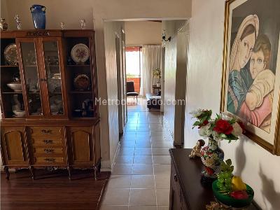 Apartamento de 2 alcobas en venta en Laureles, Medellín, 112 m² · foto 2 de 7