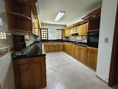Casa de 5 alcobas en arriendo en Provenza, Medellín, 1000 m² · foto 4 de 20