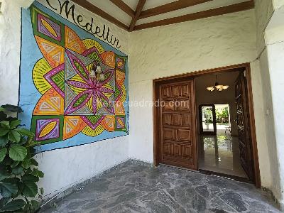 Casa de 5 alcobas en arriendo en Provenza, Medellín, 1000 m² · foto 8 de 20